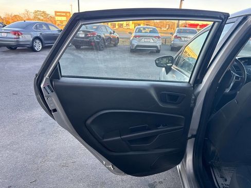 Used 2018 Ford Fiesta SE FWD image 14