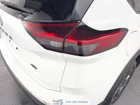 Used 2025 Nissan Rogue SV AWD/4WD image 13