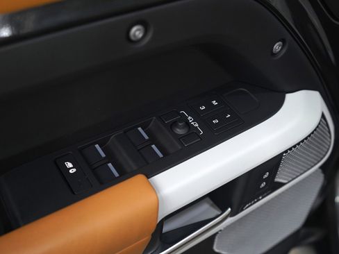 Used 2023 Land Rover Defender 130 First Edition image 20