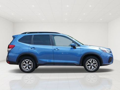 Used 2020 Subaru Forester Premium w/ Popular Package #1 AWD/4WD image 2
