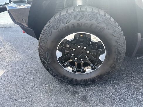 Used 2024 GMC Hummer EV 3X w/ Extreme Off-Road Package AWD/4WD image 34
