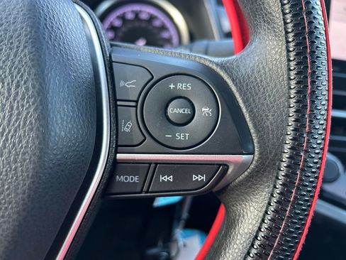 Used 2021 Toyota Camry LE image 19