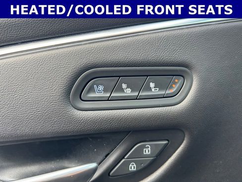Used 2023 Cadillac Escalade ESV Premium Luxury AWD/4WD image 6