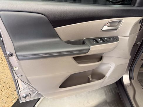 Used 2012 Honda Odyssey EX-L image 18
