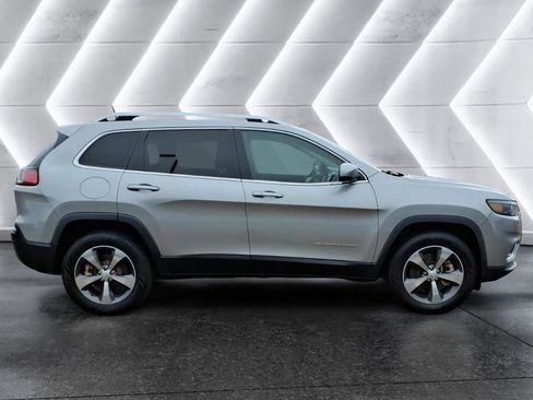 Used 2019 Jeep Cherokee Limited AWD/4WD image 6