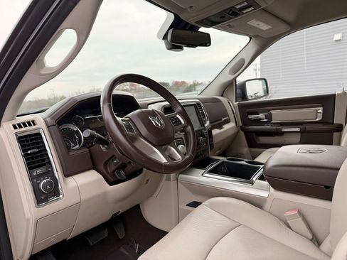 Used 2015 RAM 1500 Laramie w/ Convenience Group image 16