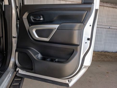 Used 2019 Nissan Titan PRO-4X image 45