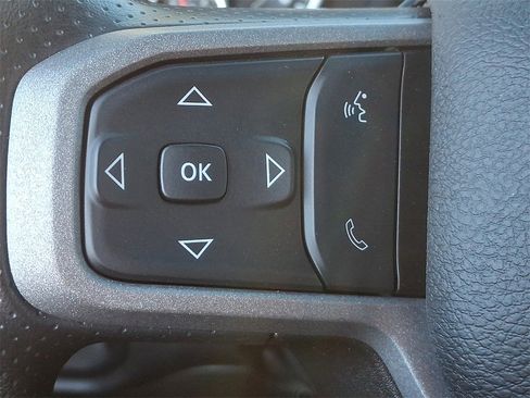 Used 2024 RAM 2500 Tradesman w/ Chrome Appearance Group image 19