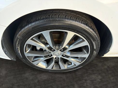 Used 2018 Hyundai Elantra GT FWD image 34