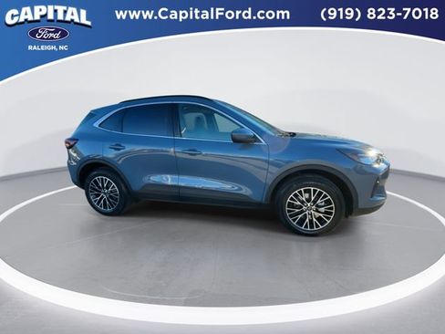 New 2026 Ford Escape SE FWD image 9