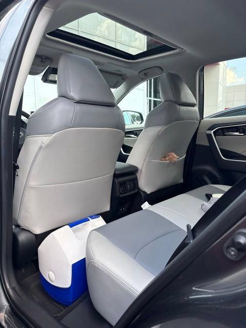 Used 2021 Toyota RAV4 XLE Premium FWD image 14