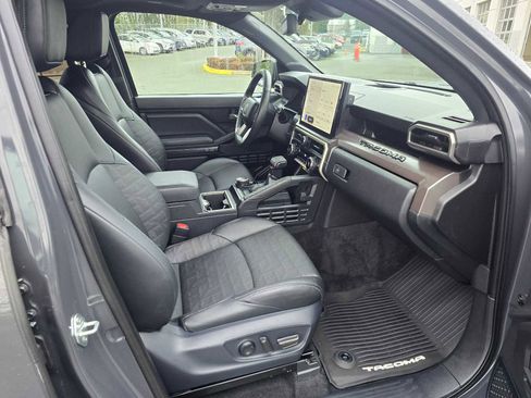 Used 2024 Toyota Tacoma TRD Sport w/ TRD Sport Premium Package image 11