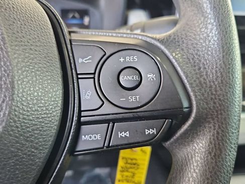 Used 2022 Toyota Corolla LE FWD image 14