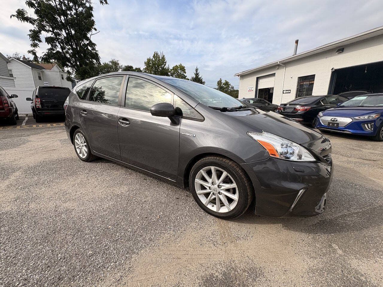Used 2012 Toyota Prius V Five FWD image 6