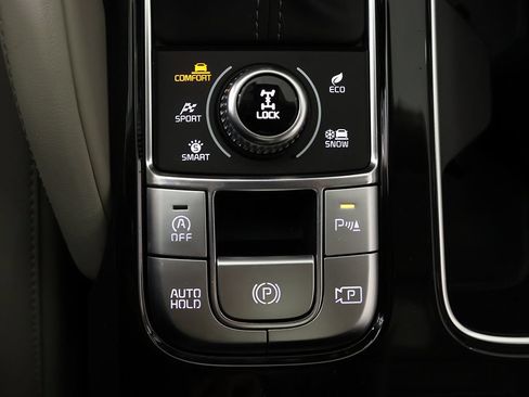 Certified 2025 Kia Telluride SX Prestige AWD/4WD image 70