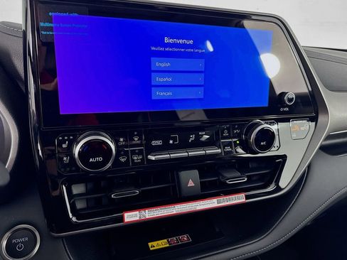 New 2026 Toyota Highlander Limited image 18