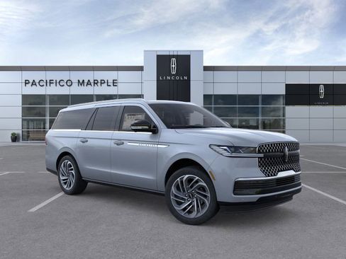 New 2026 Lincoln Navigator L Reserve image 7