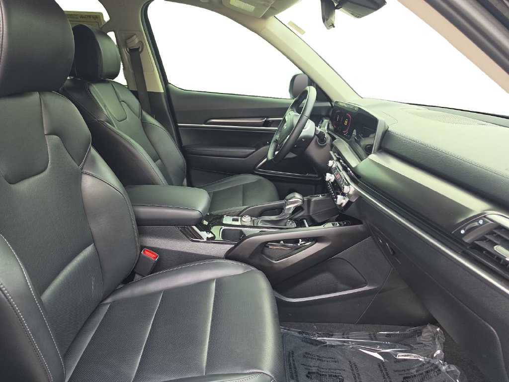 Used 2024 Kia Telluride S w/ S Sunroof Package FWD image 15