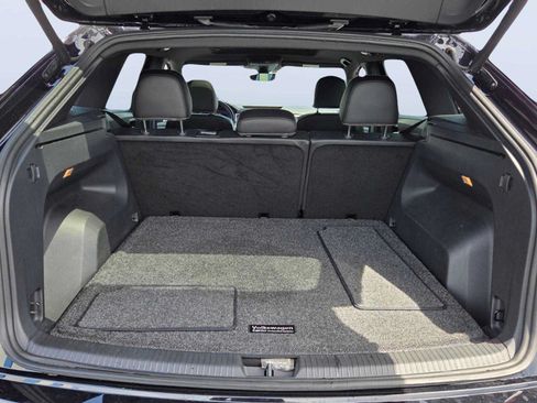 Used 2021 Volkswagen Atlas Cross Sport SEL FWD image 18
