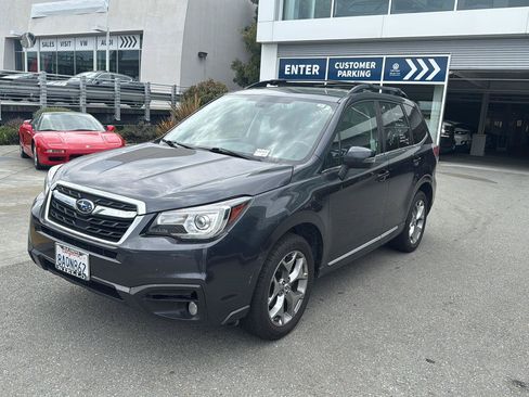 Used 2018 Subaru Forester 2.5i Touring AWD/4WD image 1