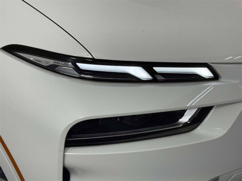 Used 2024 BMW X7 xDrive40i w/ Premium Package image 15