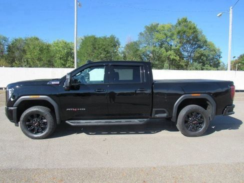 Used 2024 GMC Sierra 2500 AT4 w/ Technology Package image 4