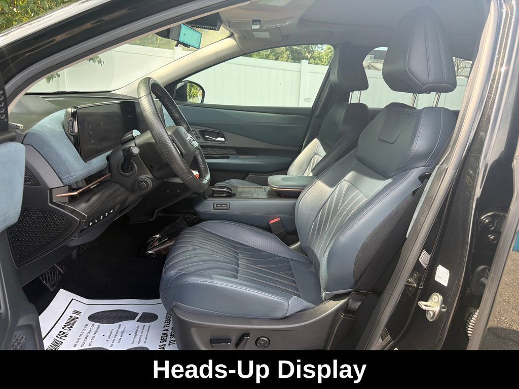 Used 2024 Nissan Ariya AWD image 10