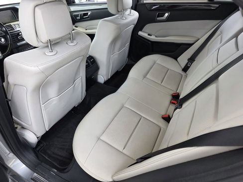Used 2014 Mercedes-Benz E 250 BlueTEC Sedan image 28