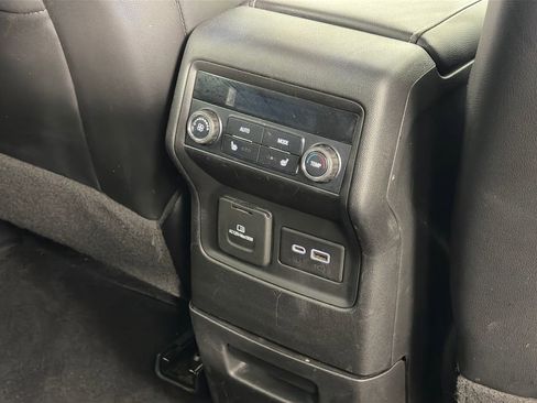 Used 2021 GMC Acadia SLT w/ Technology Package AWD/4WD image 29