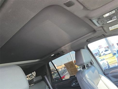 Used 2022 Chevrolet Tahoe Z71 w/ Luxury Package image 15