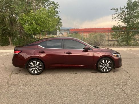 Used 2025 Nissan Sentra SV w/ SV Premium Package FWD image 4