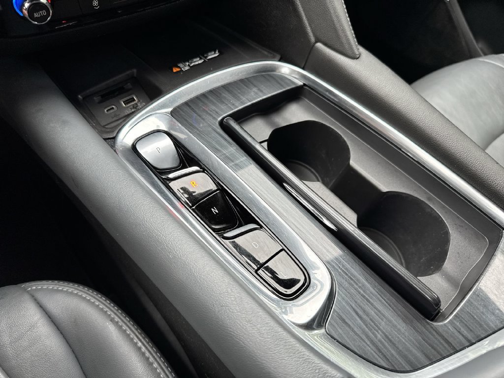 Used 2023 Buick Enclave Essence FWD image 17