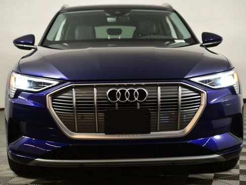 Certified 2021 Audi e-tron Premium image 5