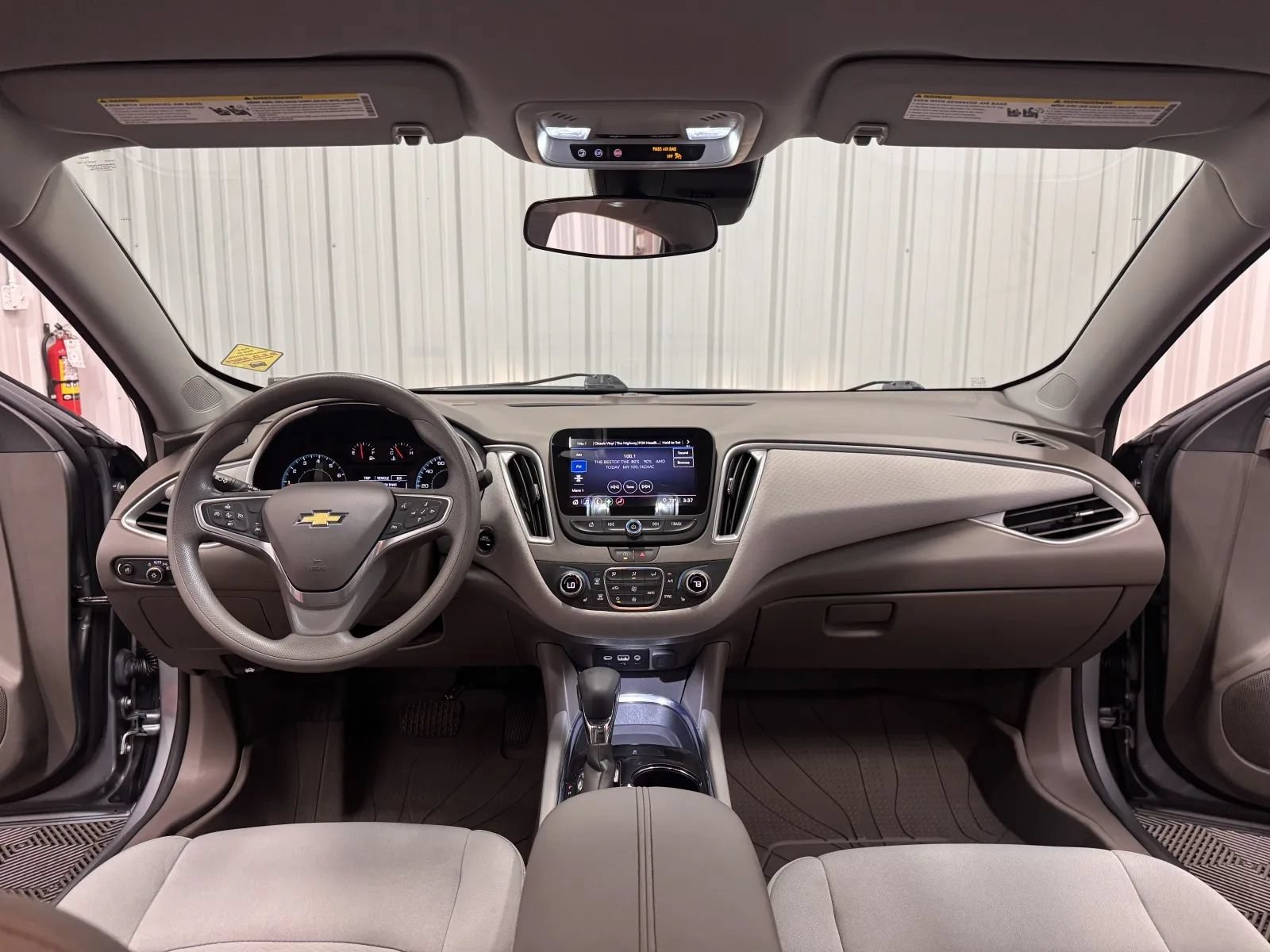 Used 2023 Chevrolet Malibu LT FWD image 29