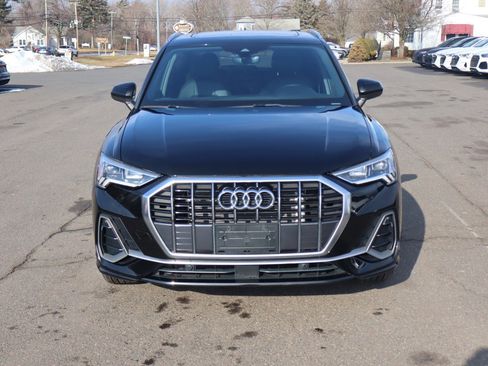 Used 2023 Audi Q3 2.0T Premium w/ Convenience Package image 2