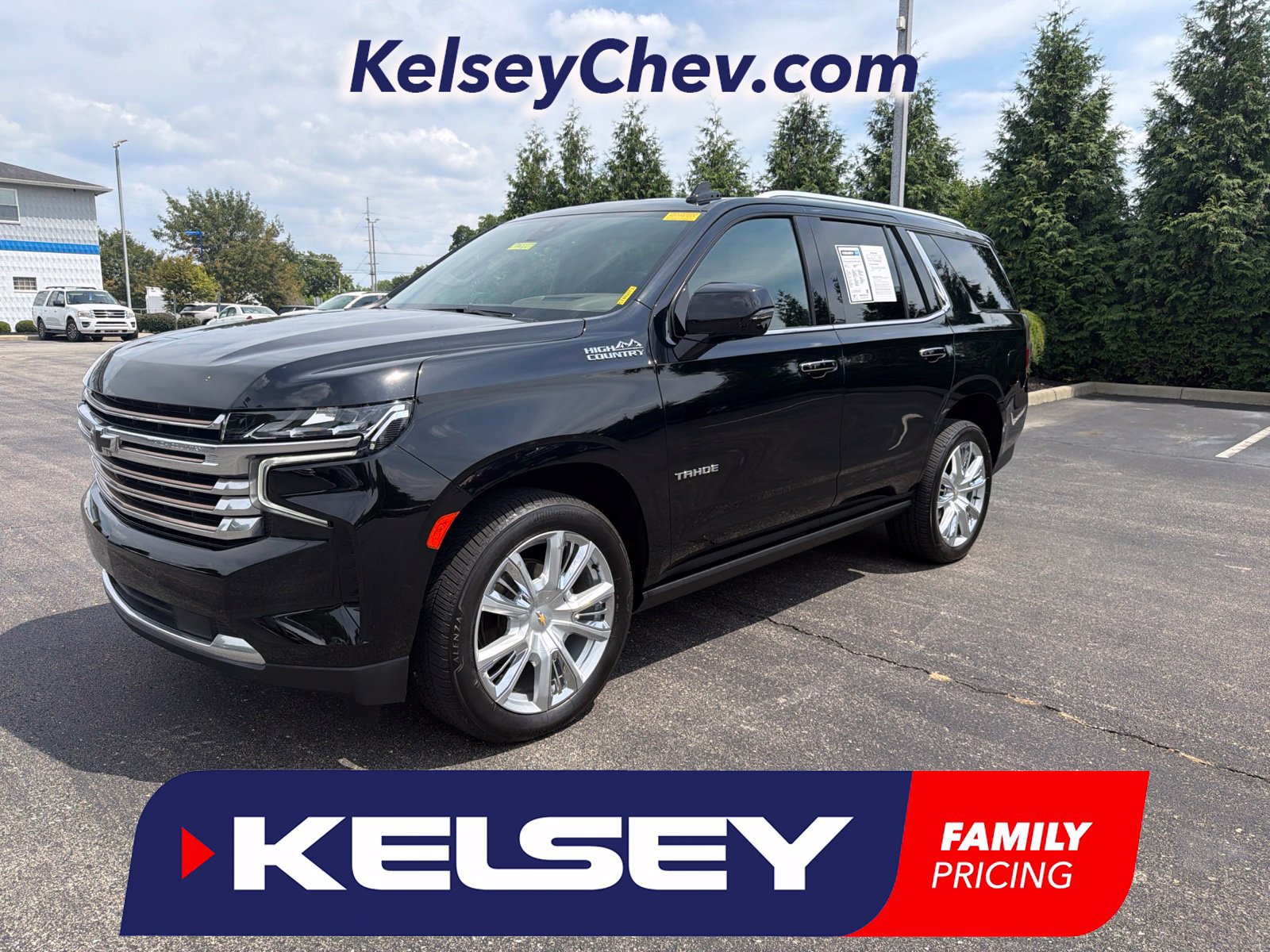 Used 2022 Chevrolet Tahoe High Country w/ Premium Package AWD/4WD image 1