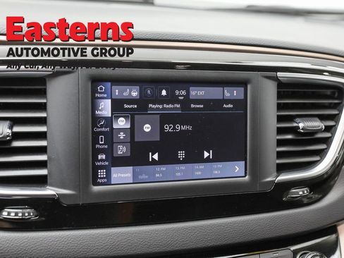 Used 2023 Chrysler Voyager LX FWD image 19