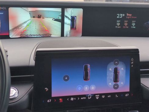 Used 2025 Lincoln Nautilus Reserve w/ Jet Appearance Package image 30