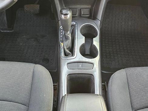 Used 2017 Chevrolet Cruze LT image 14