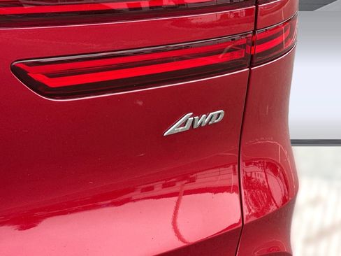 Used 2023 Genesis GV70 2.5T w/ Select Package image 13