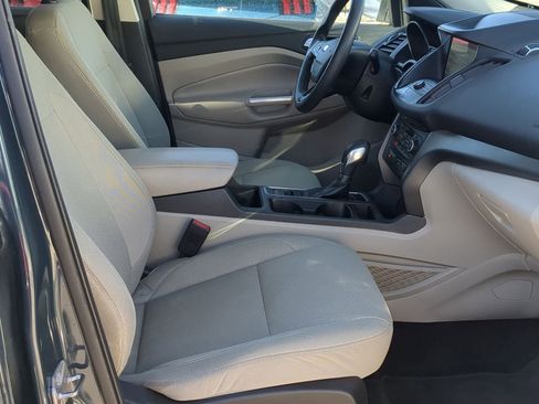 Used 2019 Ford Escape SE image 24