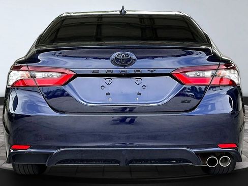 Used 2022 Toyota Camry SE w/ Cold Weather Package FWD image 5