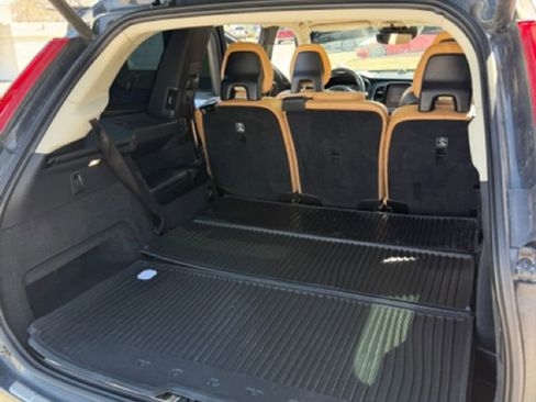 Used 2016 Volvo XC90 T6 Inscription w/ Vision Package image 18