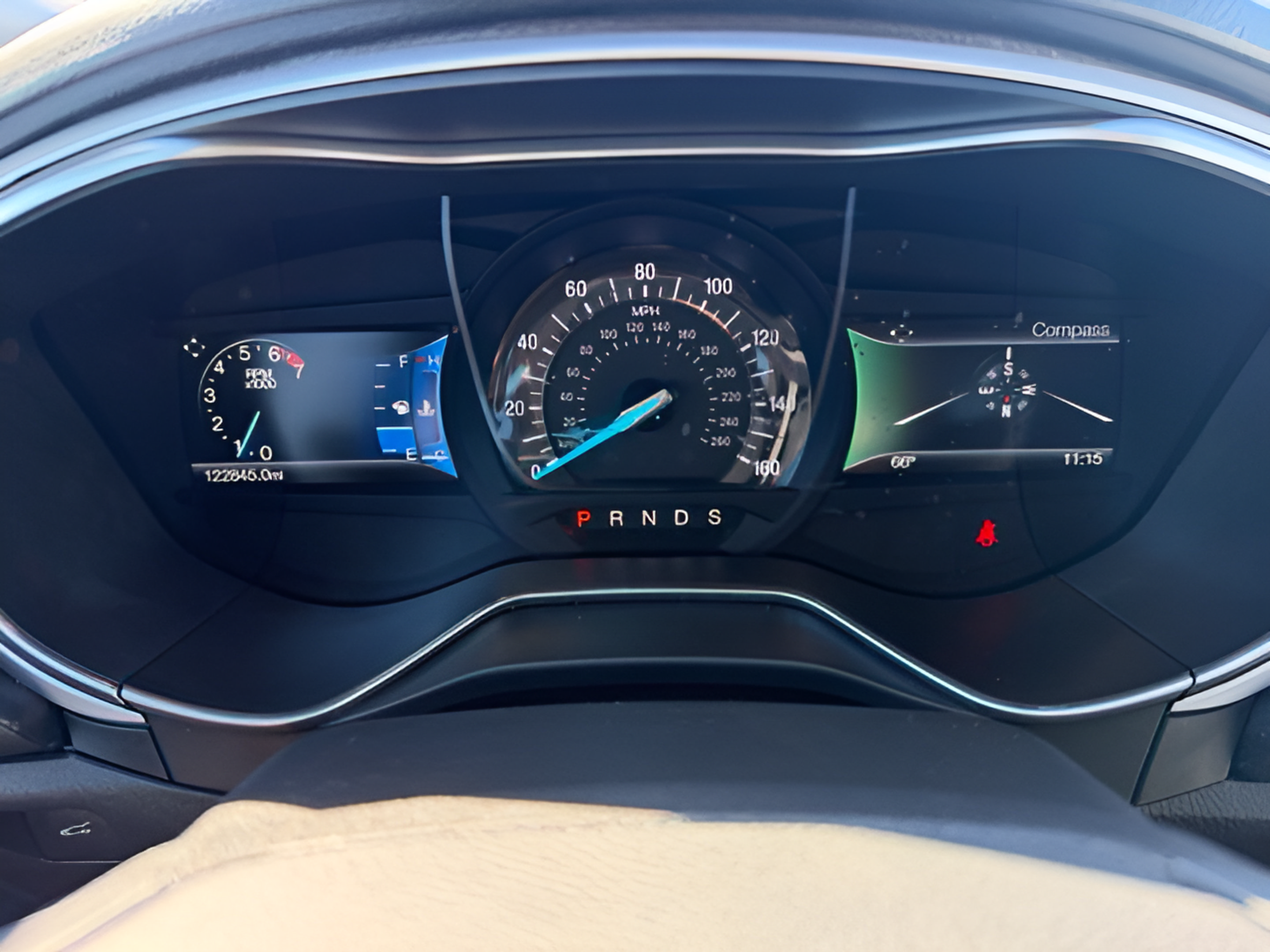 Used 2016 Ford Fusion SE FWD image 15