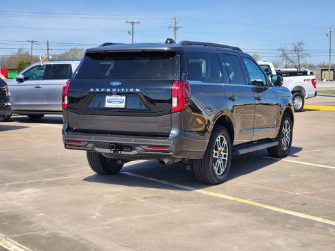Used 2025 Ford Expedition Active image 7