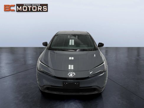 Used 2023 Toyota Prius LE FWD image 9