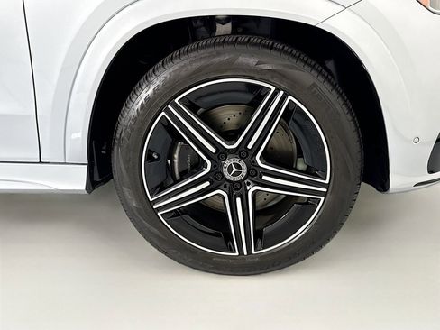 Used 2025 Mercedes-Benz GLE 450e 4MATIC image 33