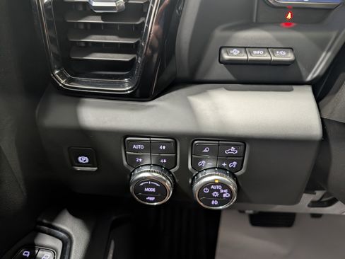 Used 2024 GMC Sierra 2500 AT4 w/ AT4 Premium Plus Package AWD/4WD image 25