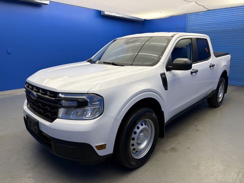 Used 2024 Ford Maverick XL image 4