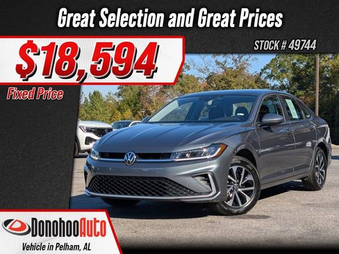 Used 2025 Volkswagen Jetta S image 1